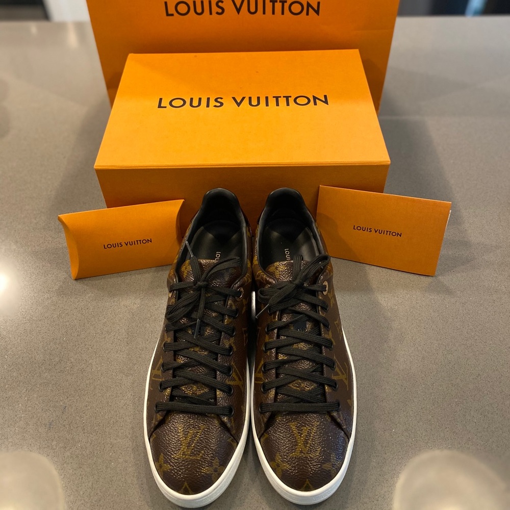 Woman Louis Vuitton Front Row Sneaker